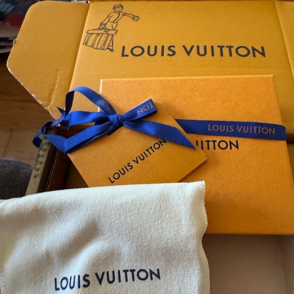 LOUIS VUITTON VICTORINE WALLET EUC! FINAL PRICE! - Picture 2 of 7